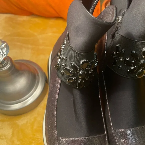 Atalina Black Slip on ankle boots w/rhinestones. zippers on one side - Picture 2 of 6